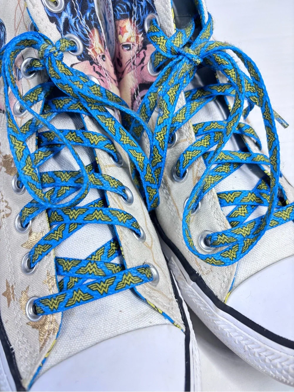 Wonder Woman High-Top Converse Sneakers Women’s 9 Men’s 7 Like New - Picture 5 of 11